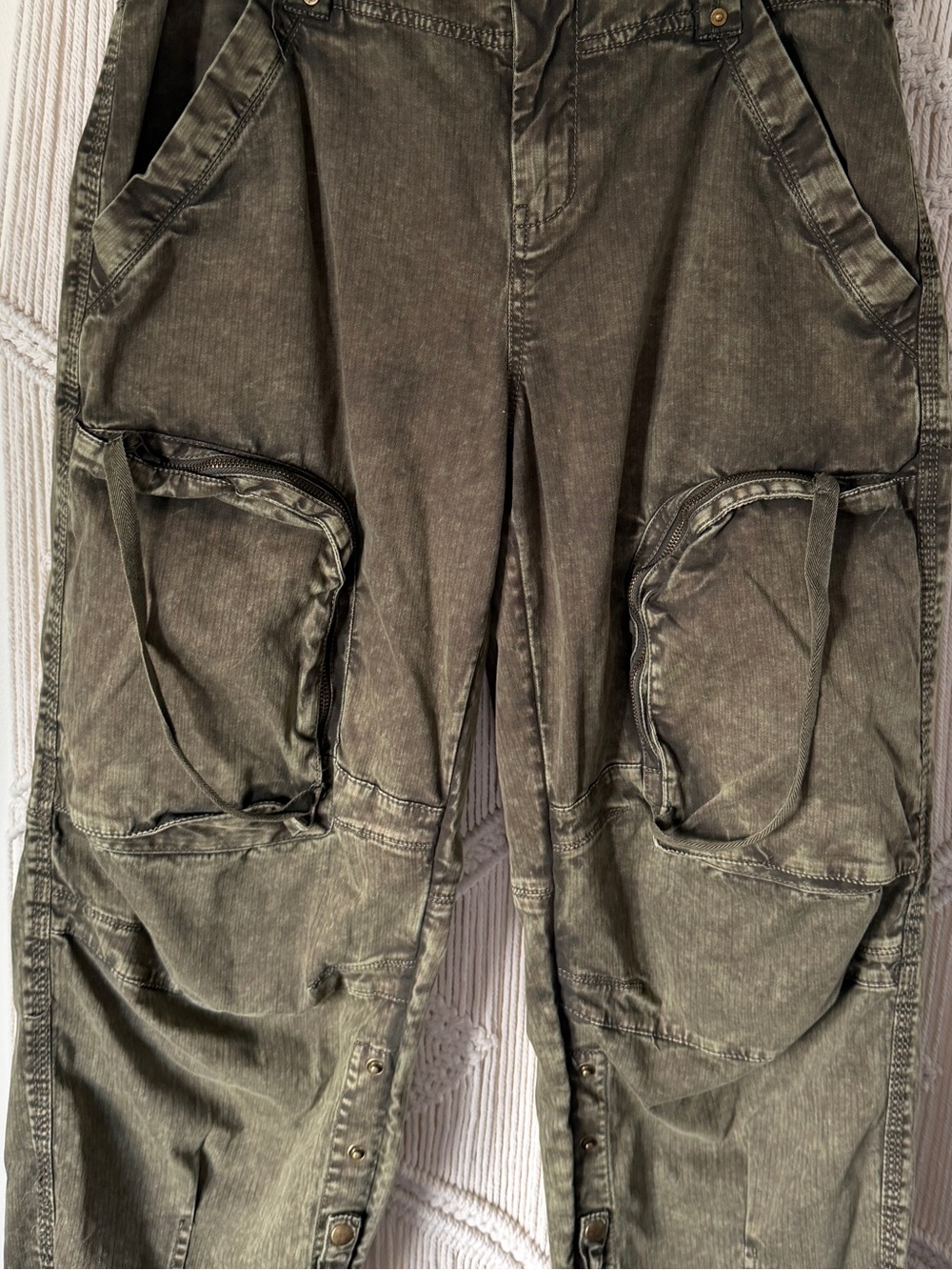We the Free Can’t Compare Slouch Olive Green Mineral Washed Cargo Pant Utility S - Picture 8 of 16